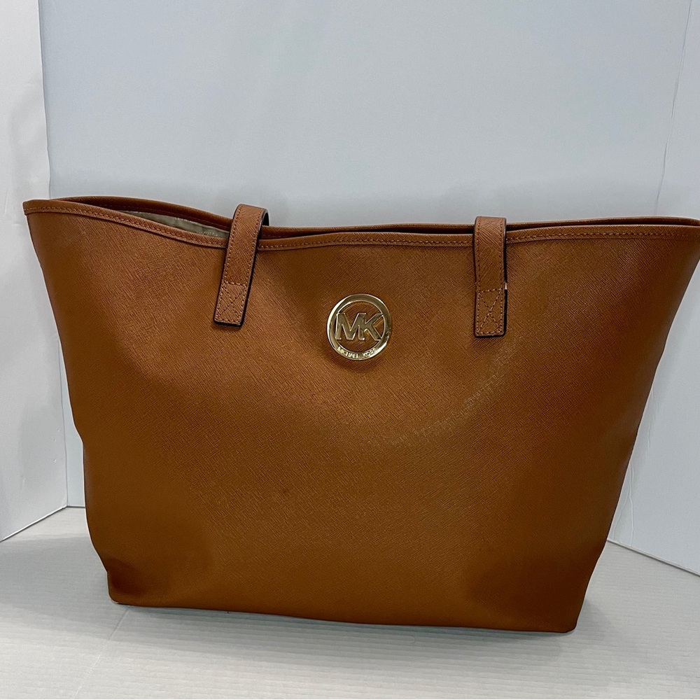 Michael Kors Handbag - Picture 1 of 11